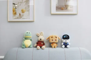 Peluches déco intérieure : peluches disposées sur un sofa